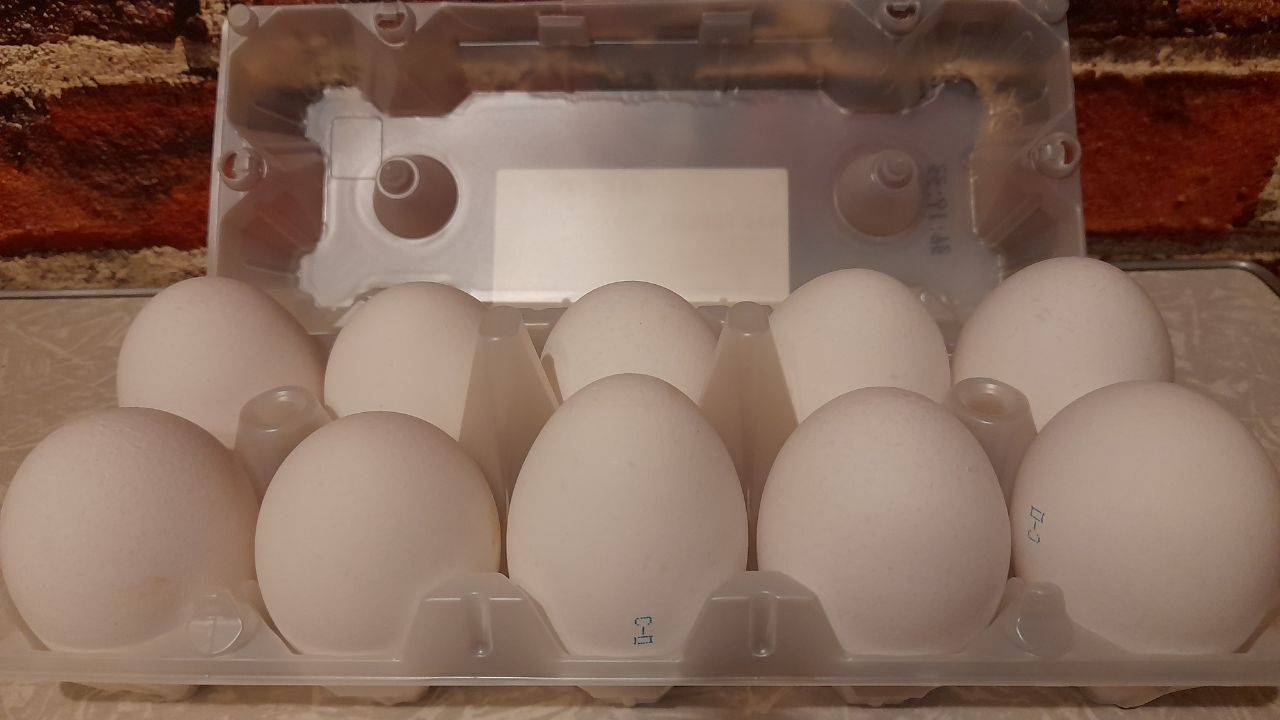 А вы уже купили яйца?